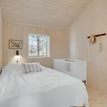 Дом отдыха Stunning In Sjaellands Odde Yderby